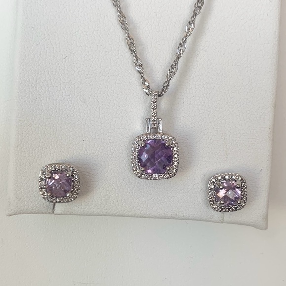 Amethyst Colored Crystal Silver Tone Post Earrings and Necklace Set NWOT - Picture 4 of 6
